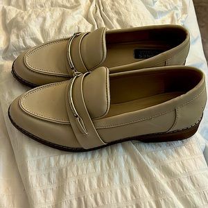 Jones New York Signature Tan Loafers- Worn 1x!